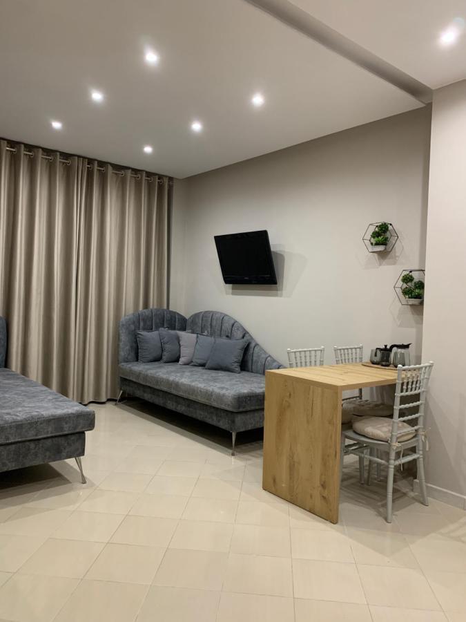 Girasole Apartments Вльора Екстер'єр фото