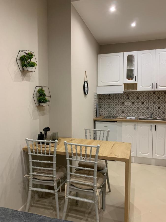 Girasole Apartments Вльора Екстер'єр фото
