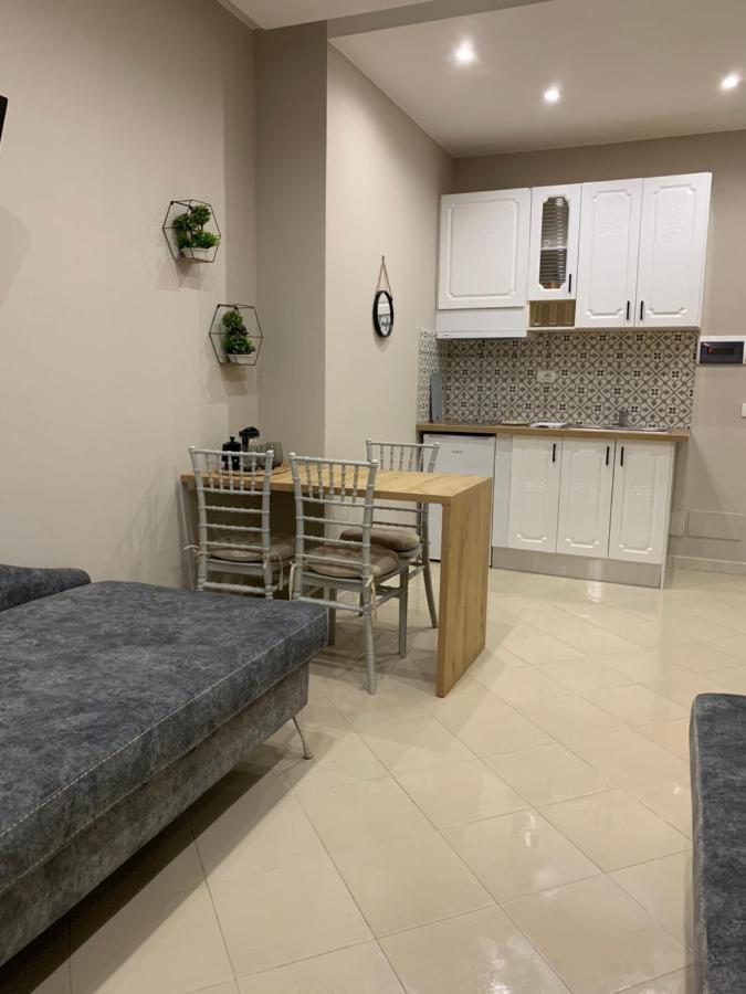 Girasole Apartments Вльора Екстер'єр фото
