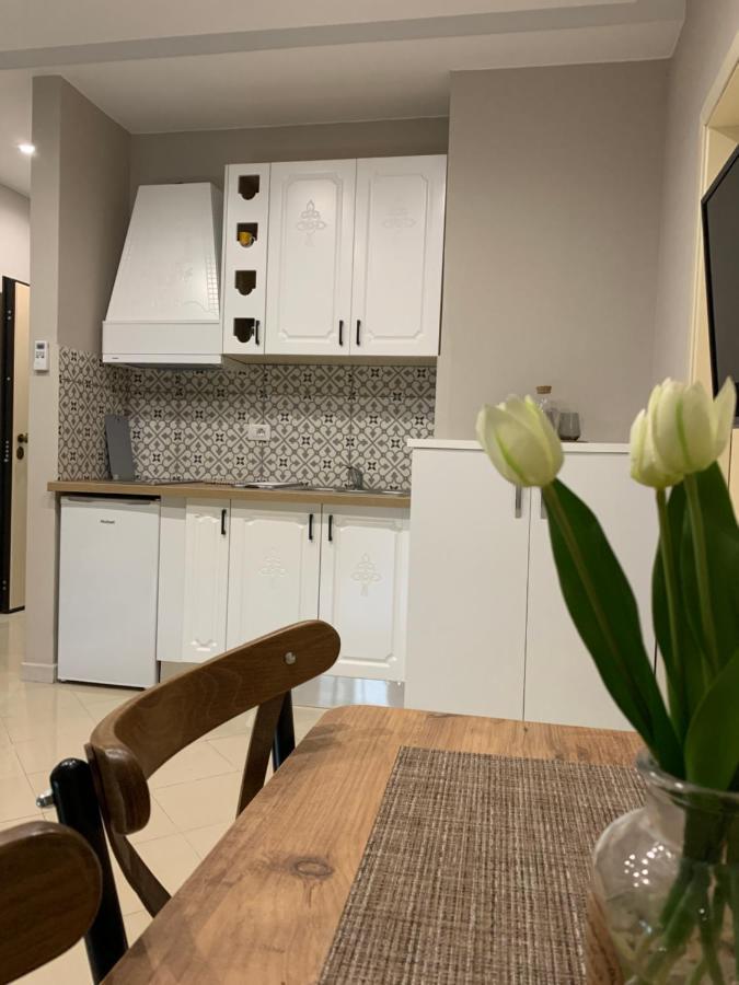Girasole Apartments Вльора Екстер'єр фото