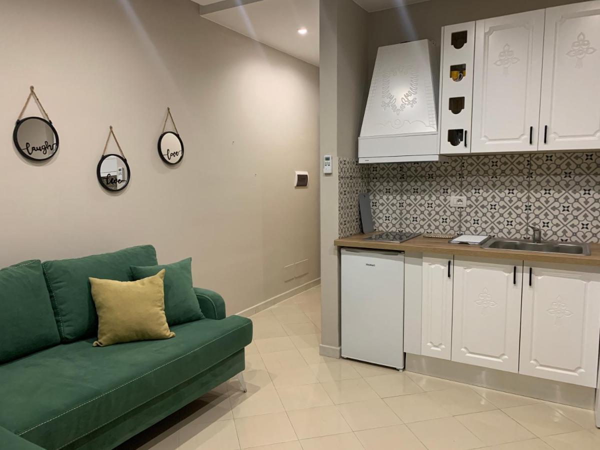 Girasole Apartments Вльора Екстер'єр фото