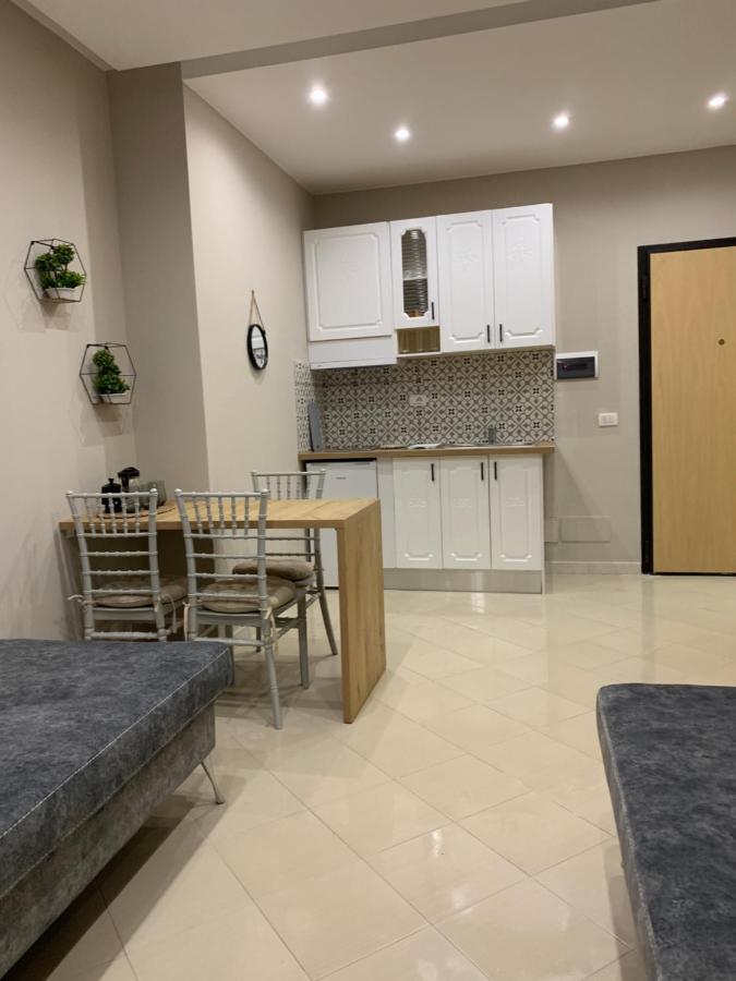 Girasole Apartments Вльора Екстер'єр фото