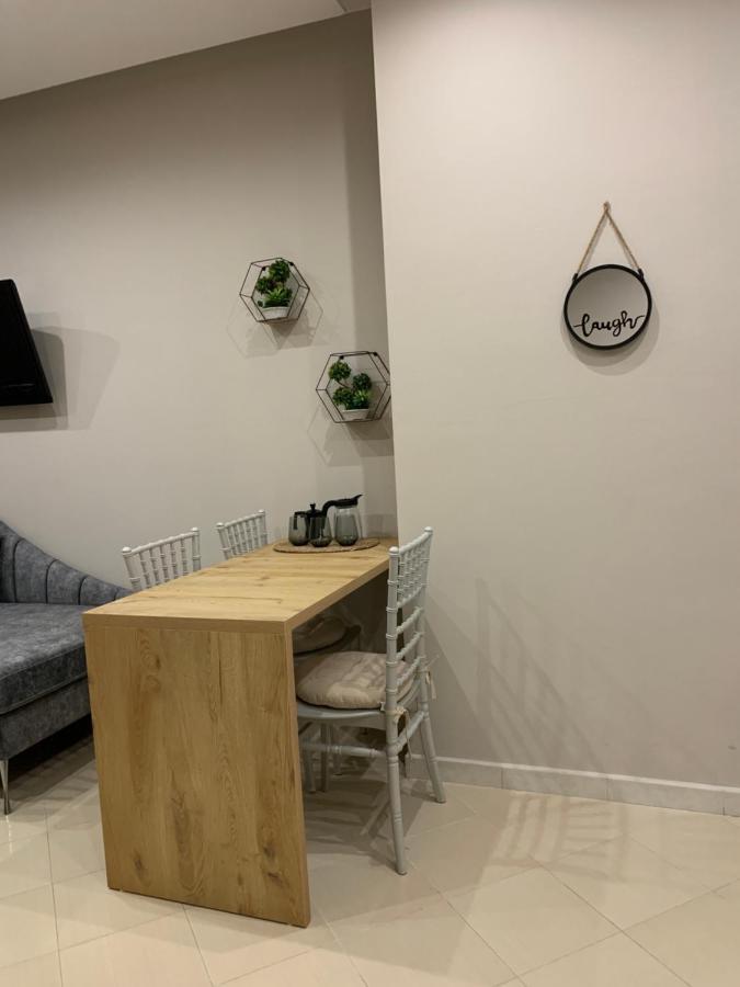 Girasole Apartments Вльора Екстер'єр фото