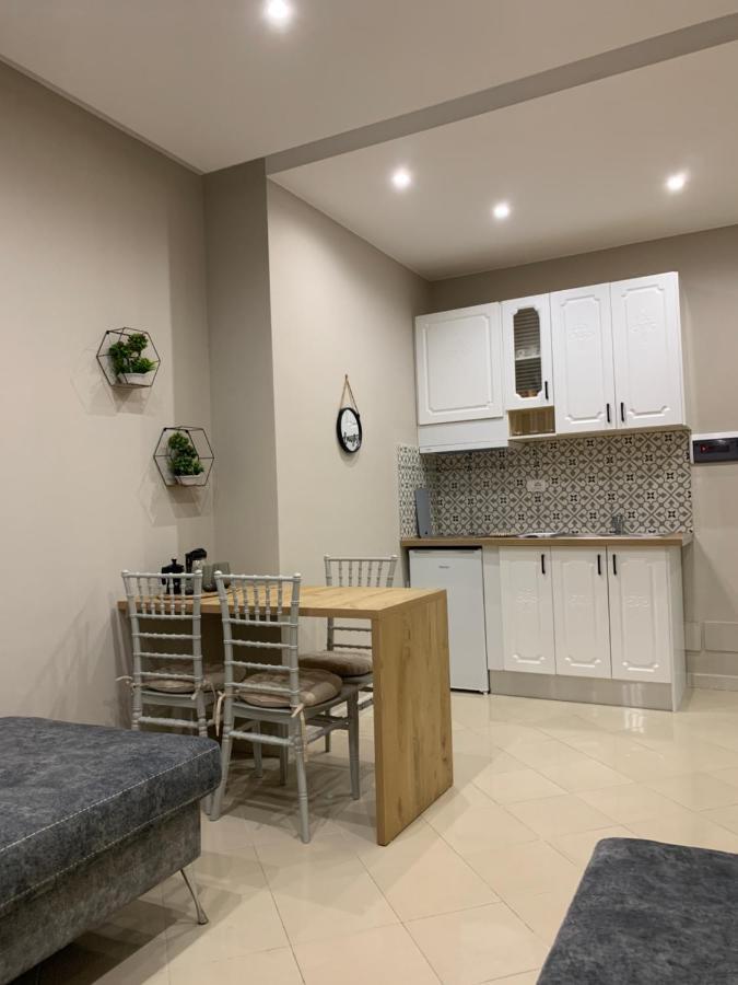 Girasole Apartments Вльора Екстер'єр фото