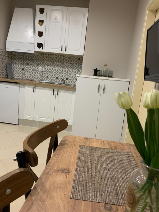 Girasole Apartments Вльора Екстер'єр фото