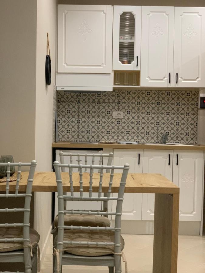 Girasole Apartments Вльора Екстер'єр фото