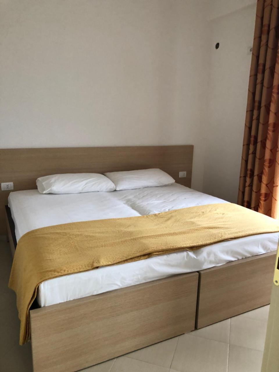 Girasole Apartments Вльора Екстер'єр фото